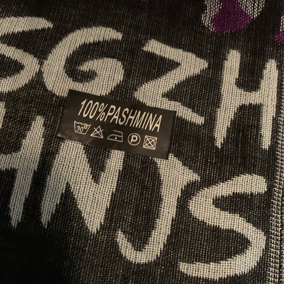 Pashmina - Picture 3 of 5